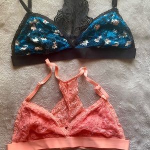 (2) Bralettes 💙🧡